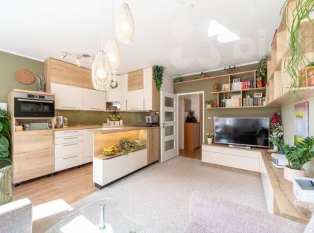 Pronájem zařízeného bytu 2+kk s lodžií a garáží - Praha, Troja | Pronájem bytu, 2+kk, 54 m²