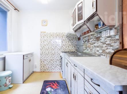 Prostorný byt 3+1 (78 m2) se zasklenou lodžií u lesoparku Bažantnice - Kladno, ul. Pařížská | Prodej bytu, 3+1, 70 m²
