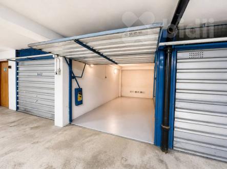 Prodej zrekonstruované garáže | Okružní ulice, Olomouc | Prodej - malý objekt/garáž