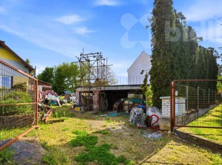 Rozestavěný rodinný dům na výjimečném pozemku v Hulicích | Prodej - dům/vila, 400 m²