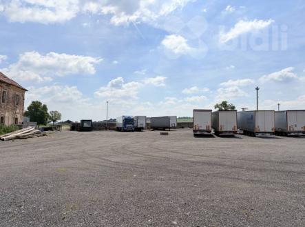 Pronájem oplocené plochy o velikosti 6922 m2 - Zlaté slunce u Kolína | Pronájem - komerční objekt, jiný, 6 922 m²