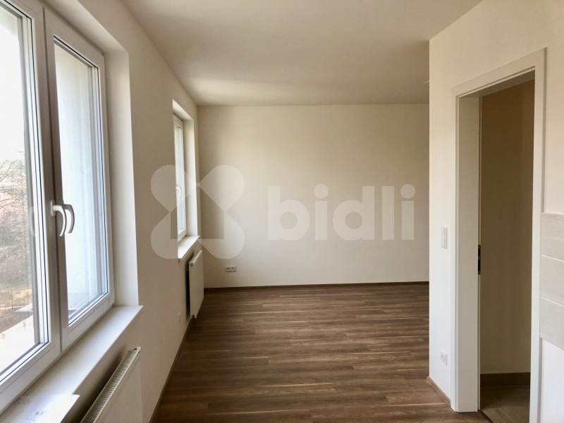 Pronájem, Byt 1+kk, 37 m2, s parkovacím stáním,  Pardubice, ulice Bratranců Veverkových