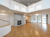 Pronájem - dům/vila, 379 m²