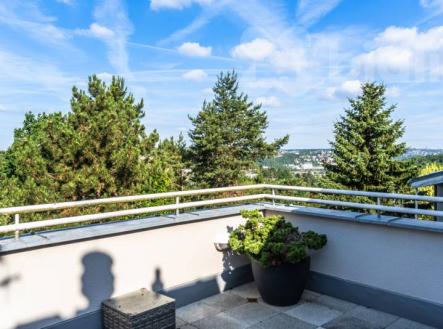 výhledy z horní terasy | Pronájem - dům/vila, 379 m²