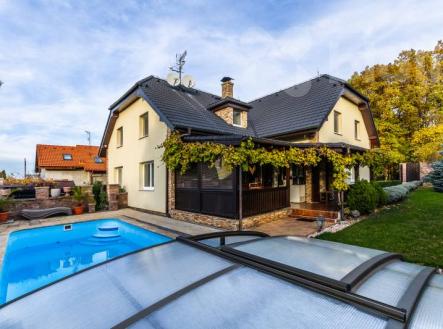Moderní rodinný dům v srdci Předboje: Ulice Pod Hřištěm | Prodej - dům/vila, 283 m²