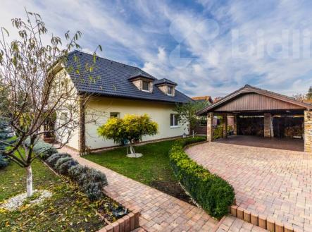 Moderní rodinný dům v srdci Předboje: Ulice Pod Hřištěm | Prodej - dům/vila, 283 m²