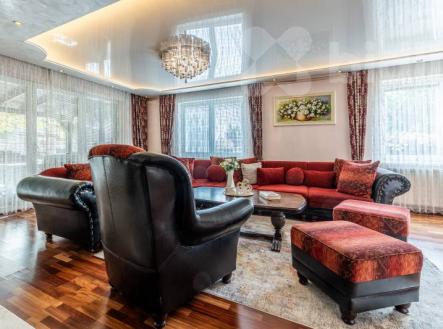 Moderní rodinný dům v srdci Předboje: Ulice Pod Hřištěm | Prodej - dům/vila, 283 m²