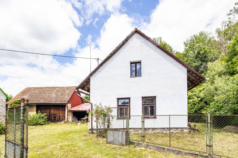 Exkluzivní prodej rodinný dům 1+1 s možností rozšíření, pozemek 769 m2, Slatina
