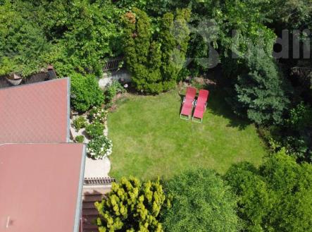 Byt 278 m2 - velkorysé bydlení se zahradou, garážemi a dílnami | Prodej bytu, 5+kk, 345 m²