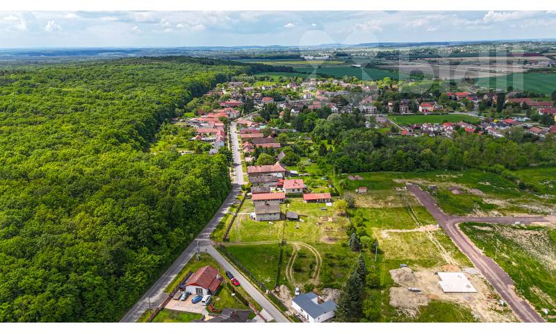 Prodej stavebního pozemku 899 m2, Klamoš, okres Hradec Králové