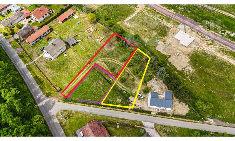 Prodej stavebního pozemku 899 m2, Klamoš, okres Hradec Králové