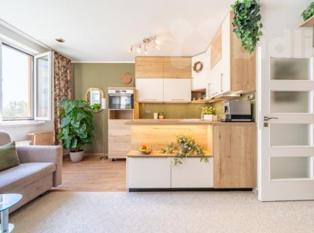 Prodej plně zařízeného bytu 2+kk s lodžií a garáží - Praha, Troja | Prodej bytu, 2+kk, 50 m²