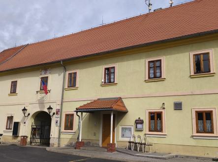 radnice.jpg | Prodej - obchodní prostor, 150 m²