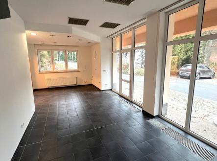 Pronájem - obchodní prostor, 160 m² obrázek