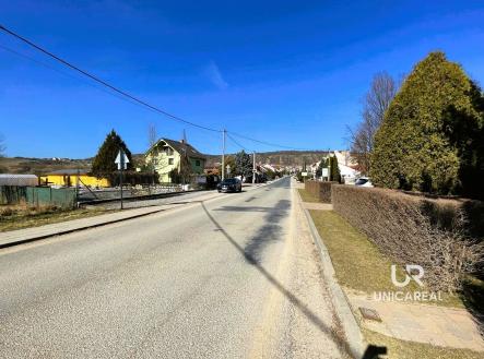 70276069-689c-4a0e-878d-d3293a7fd6ee | Prodej - pozemek pro bydlení, 2 348 m²