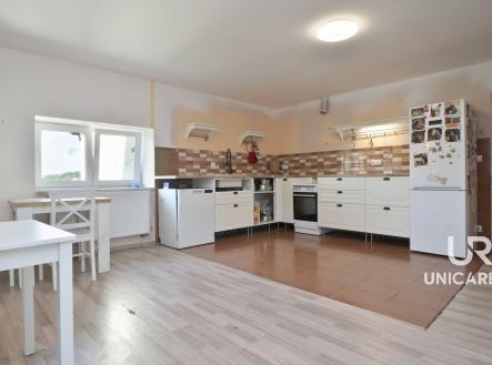 Kuchyně v patře | Prodej - dům/vila, 273 m²
