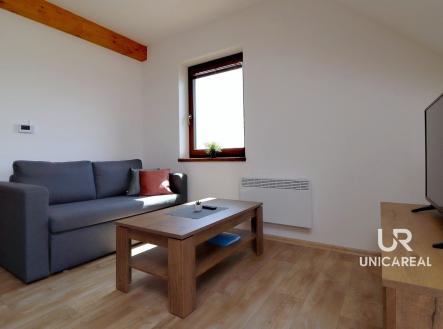 prodej-bytu-3-kk-95-m2-horni-vaclavov-jeseniky-vaclavov-obyvak-3-kk-sedacka-7375be | Prodej - hotel, 88 m²