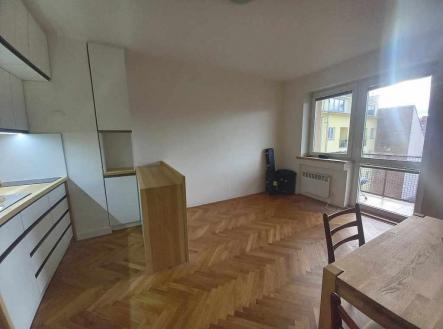 423541615_905037948075084_9201467130956445145_n | Pronájem bytu, 1+kk, 31 m²