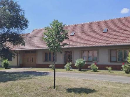 0f834ca3-6bfb-44c1-bf5e-7c3bd5aff19e | Prodej - dům/vila, 350 m²