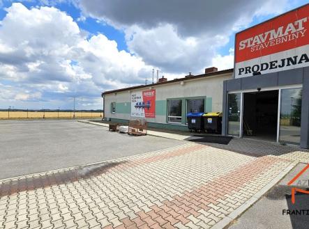 4 | Pronájem - obchodní prostor, 1 596 m²