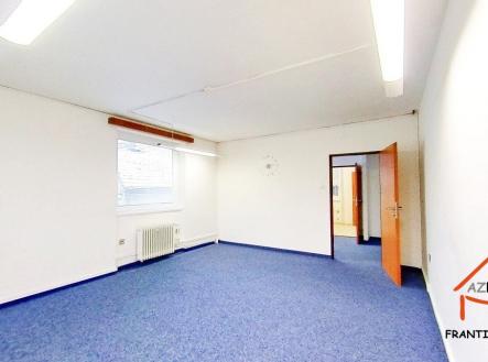 3- | Pronájem - dům/vila, 200 m²