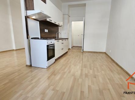 4 | Pronájem bytu, 1+1, 38 m²