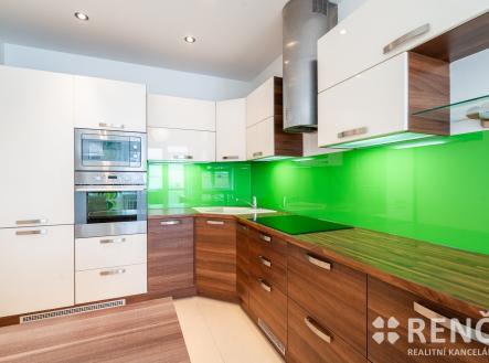 Stojanova6-3 | Pronájem bytu, 3+kk, 50 m²