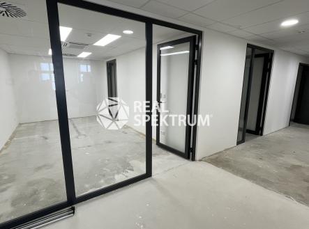 Pronájem - kanceláře, 146 m²