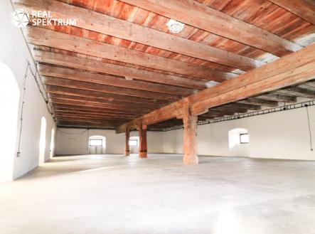 IMG_1453 | Pronájem - komerční objekt, sklad, 1 655 m²
