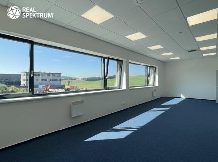 Pronájem - obchodní prostor, 339 m² obrázek