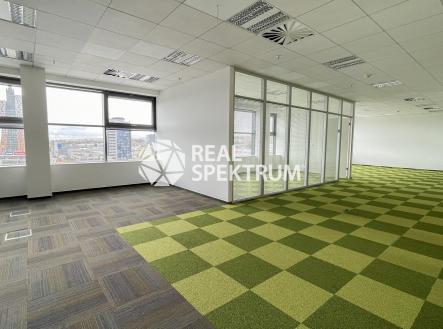 Pronájem - kanceláře, 1 382 m²