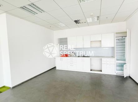 Pronájem - kanceláře, 297 m²