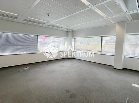 Pronájem - kanceláře, 226 m²