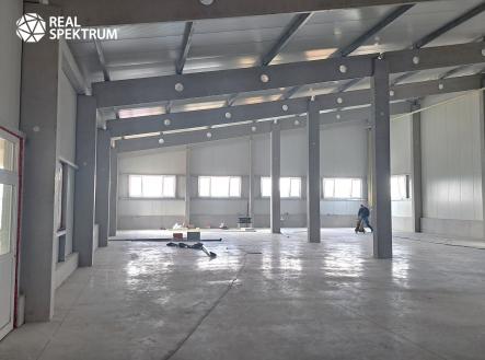 V2 | Pronájem - komerční objekt, výroba, 983 m²