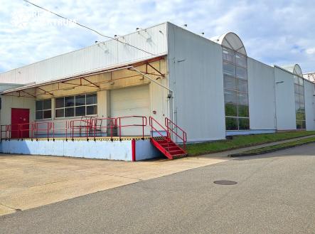 s1 (1) | Pronájem - komerční objekt, sklad, 2 271 m²