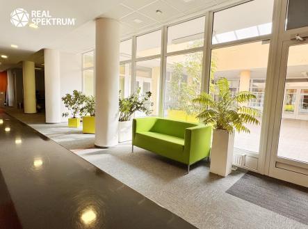Pronájem_KA_Mojmírovo_nám_15 | Prodej - kanceláře, 335 m²