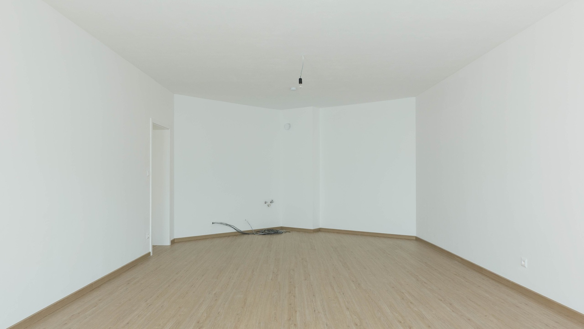 RS I FAMEROVO NAMESTI-72