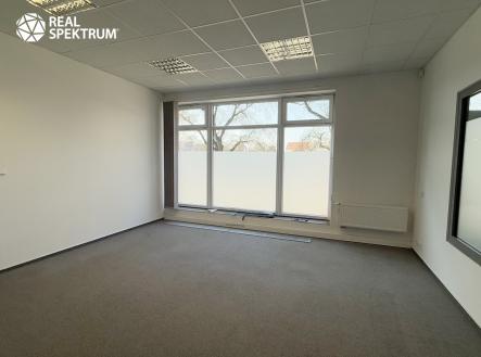 Pronájem - obchodní prostor, 144 m² obrázek