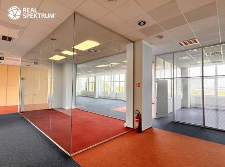 IMG_E5882 | Pronájem - kanceláře, 626 m²