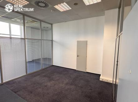 IMG_E5874 | Pronájem - kanceláře, 1 385 m²
