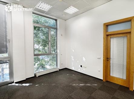 pronájem_ka_Křižíkova_16 | Pronájem - kanceláře, 247 m²