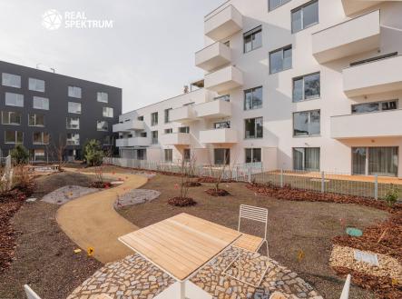 FOTO-55 | Prodej bytu, 2+kk, 66 m²
