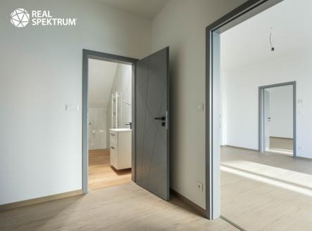RS I FAM. NAMESTI-41 | Prodej bytu, 2+kk, 74 m²