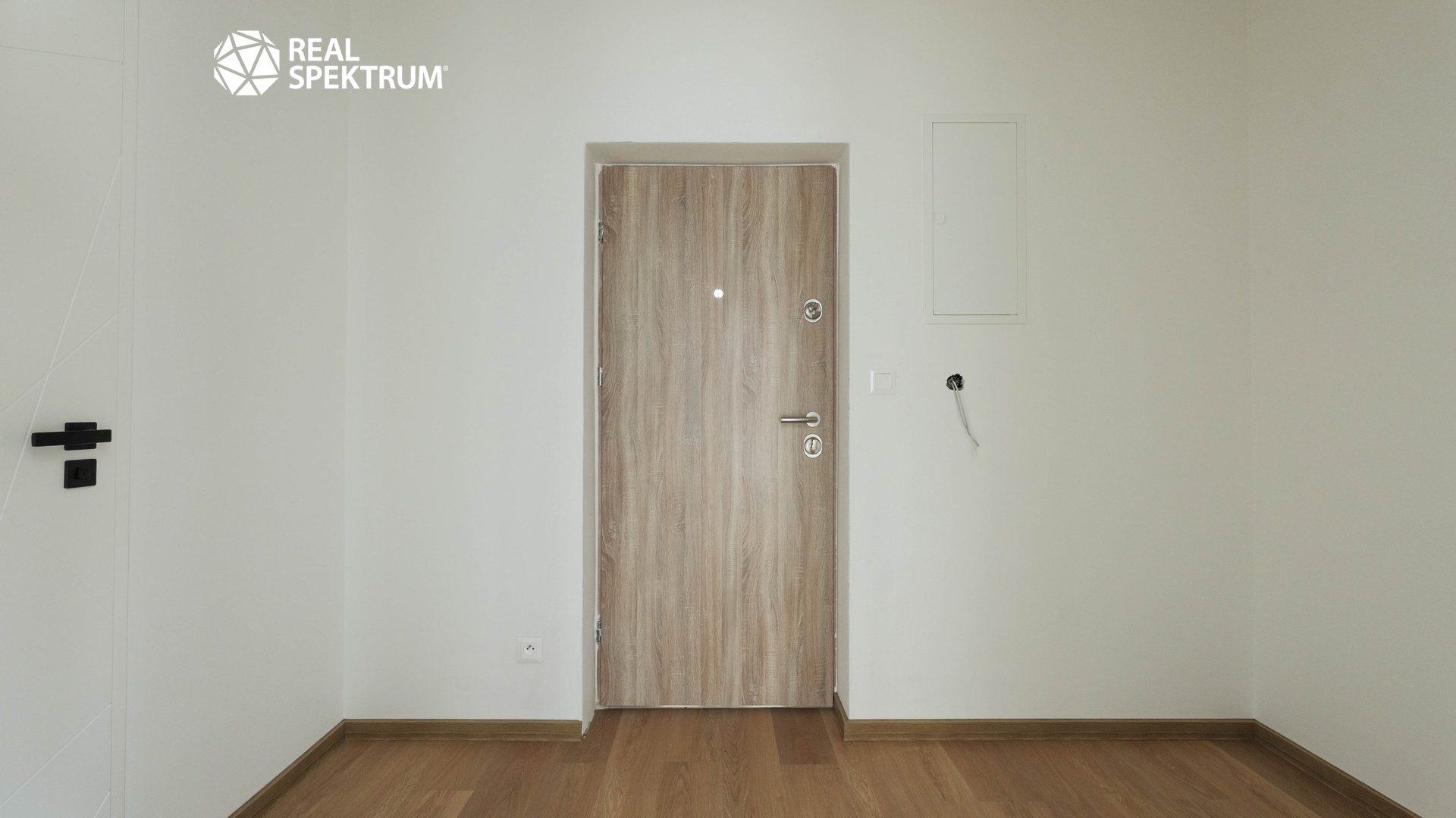 RS I FAM. NAMESTI-16