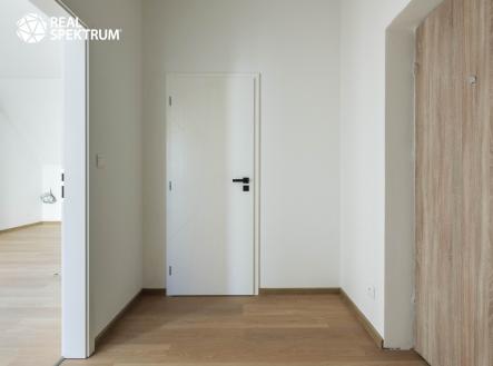 RS I FAM. NAMESTI-14 | Prodej bytu, 2+kk, 68 m²