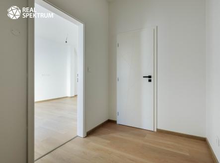 RS I FAM. NAMESTI-15 | Prodej bytu, 2+kk, 68 m²