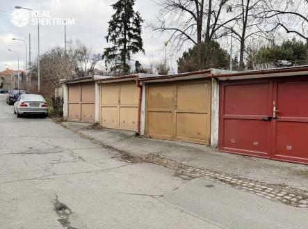 Garáž Stará osada (3) | Prodej - malý objekt/garáž