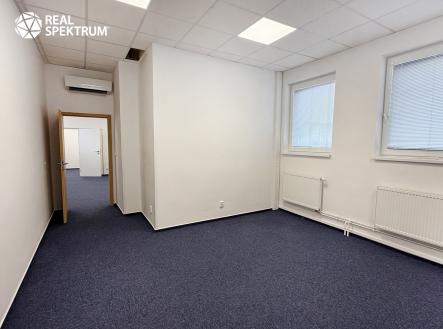 KA Traťová 3 (4) | Pronájem - kanceláře, 70 m²