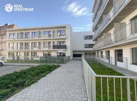 pronajem_byt_1+kk_spolkova_17 | Pronájem bytu, 1+kk, 44 m²