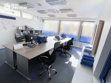 IMG_E9332 | Pronájem - obchodní prostor, 427 m²